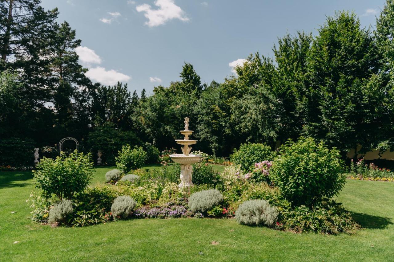 Hotel & Restaurant Chateau Trnova Trnowa Kültér fotó